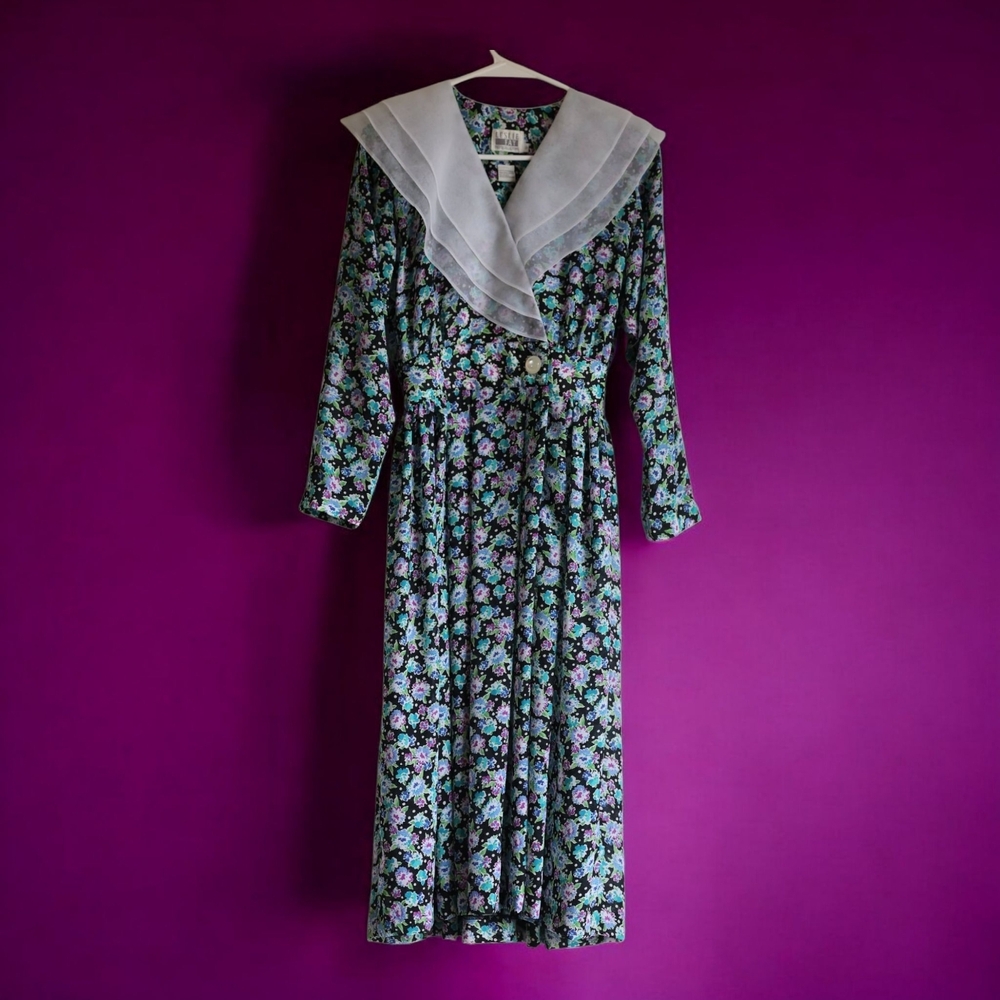 VINTAGE Floral Long Sleeve Dress with White Collar